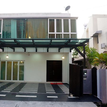 Gurney Luxe Inn George Town Exterior foto