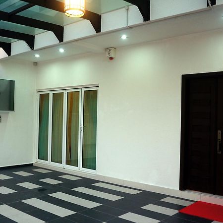 Gurney Luxe Inn George Town Exterior foto
